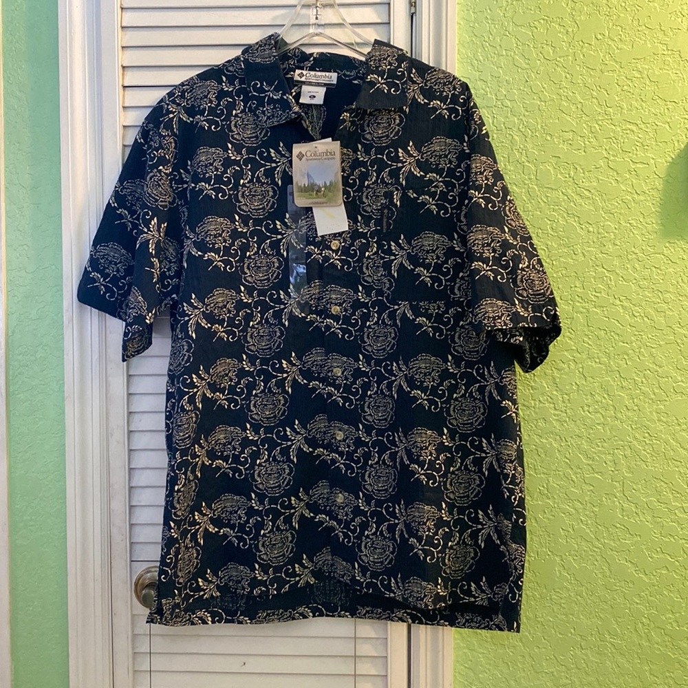 NWT Columbia Men’s Navy and White Floral Causal Button Down Shirt XL